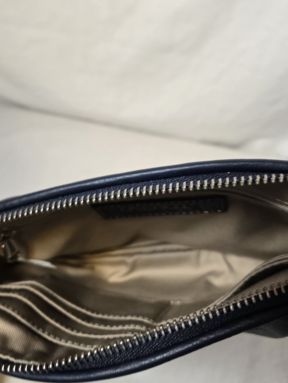 Talbots Leather Crossbody Purse Navy Blue 10.5 x 6 EUC Made In Italy Classic - Picture 6 of 8